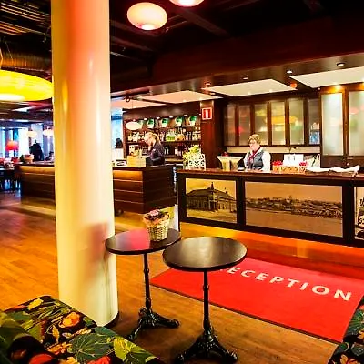 考尼维尔塔索考斯经典酒店 酒店 伊萨尔米